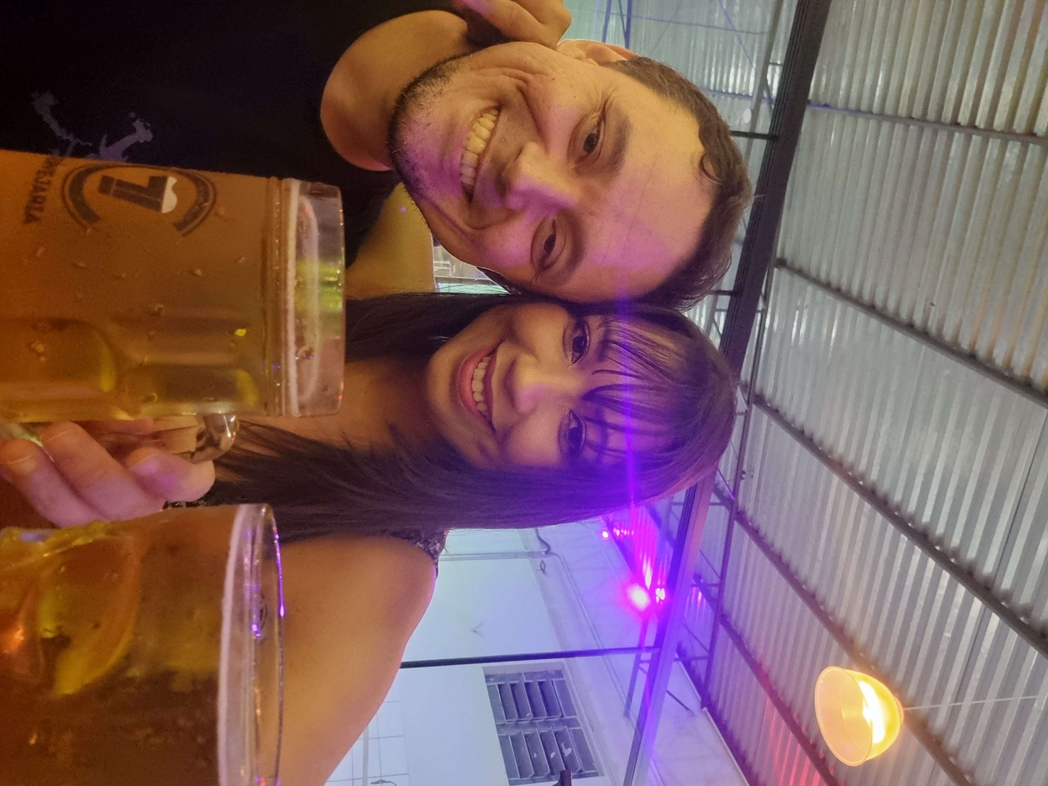 Leandro e Manu sorrindo